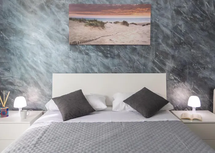 Almond House * Avola